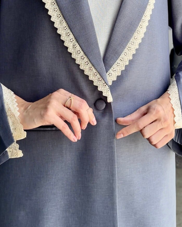 Classic Cut with Lace - Image 5