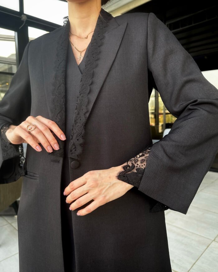 Classic Cut with Lace - Image 2